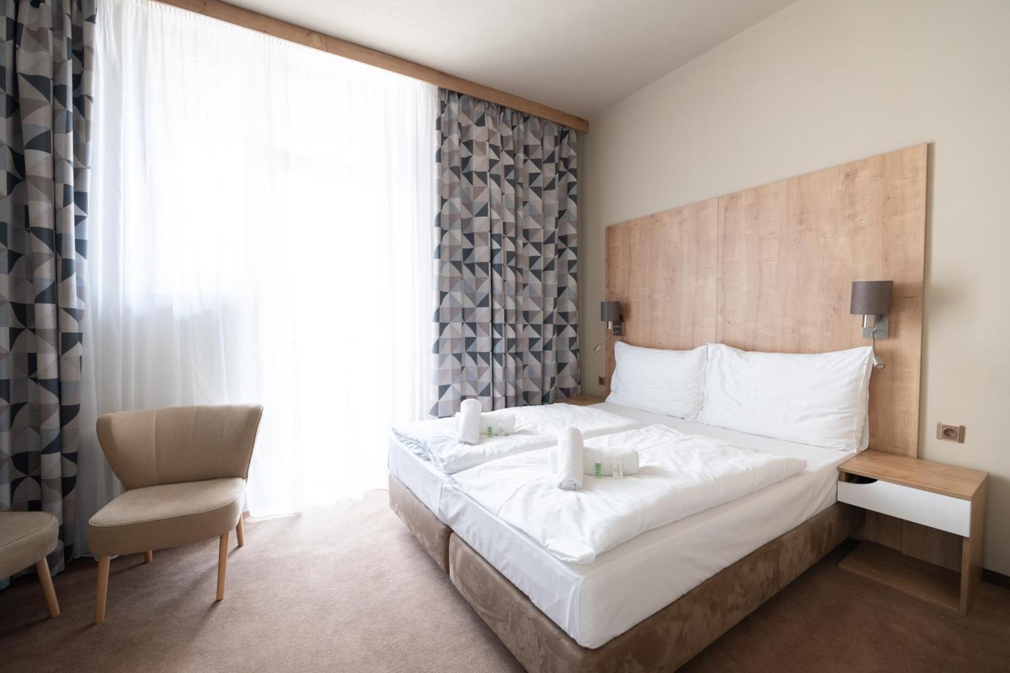 Hotel Liberec Bagian luar foto