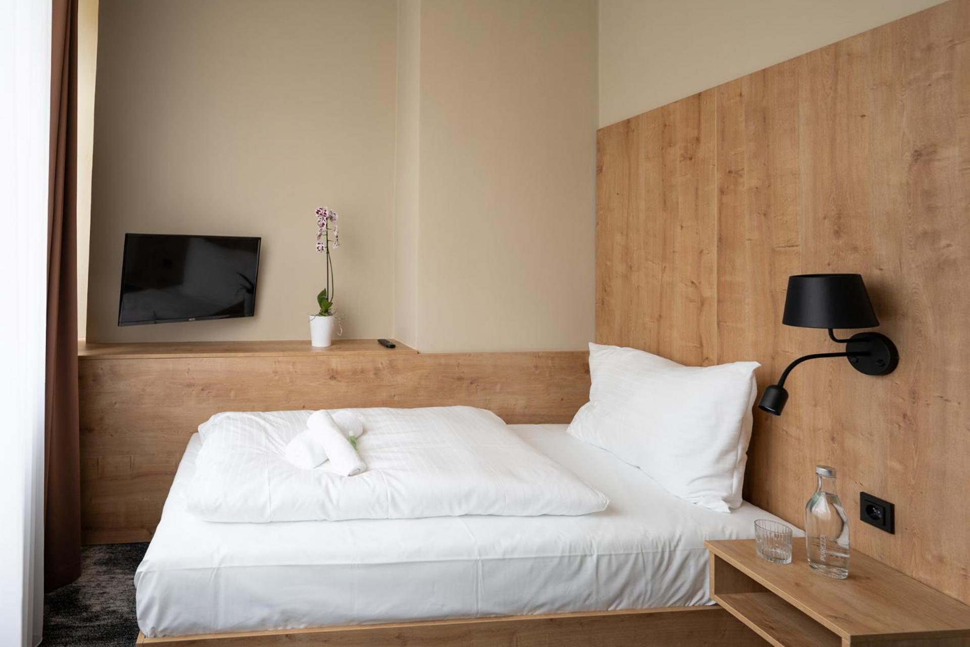 Hotel Liberec Bagian luar foto