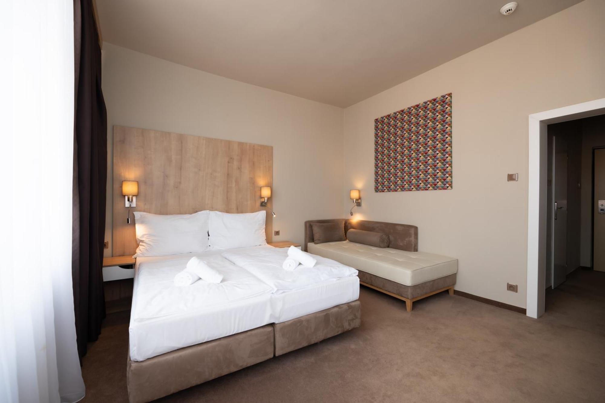 Hotel Liberec Bagian luar foto